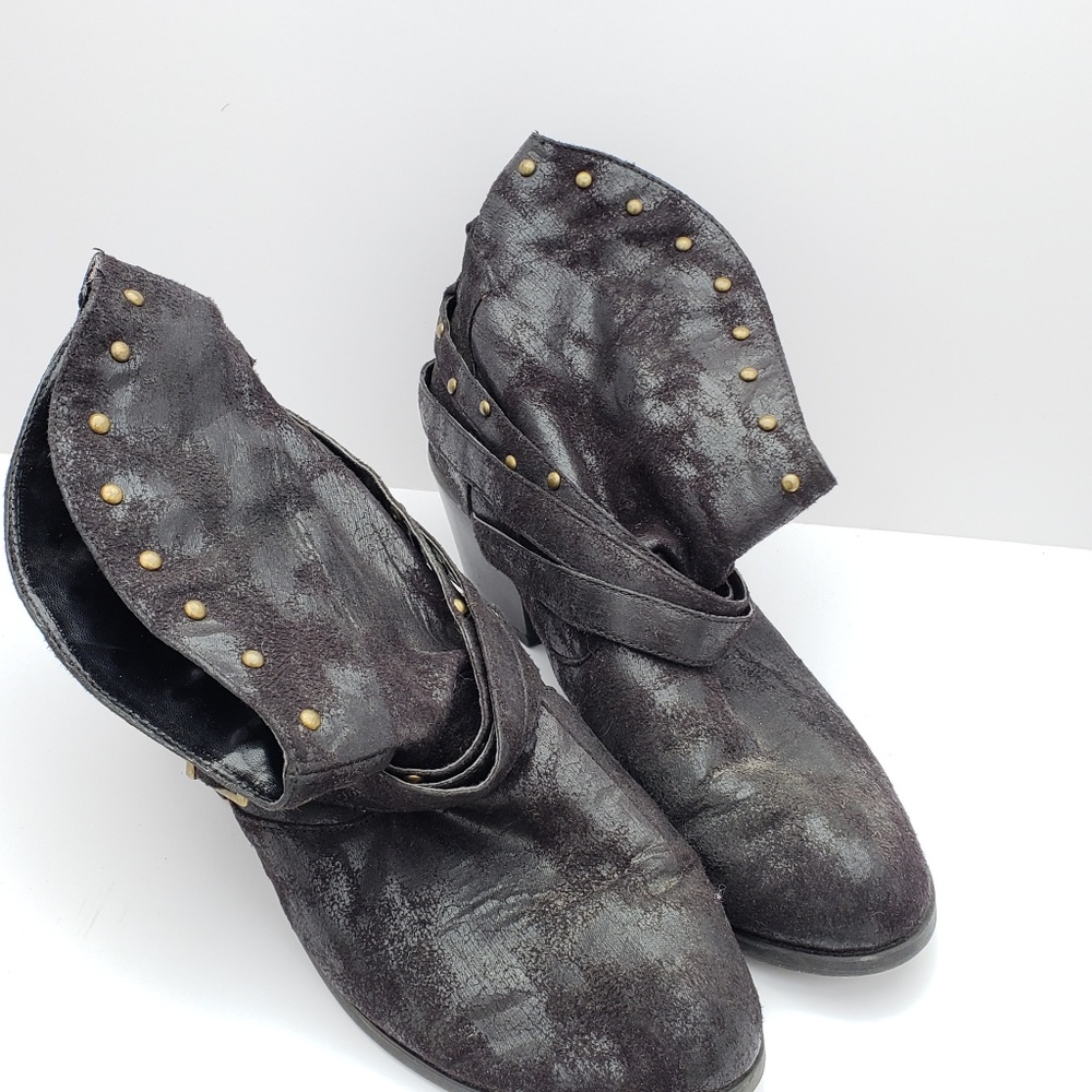 Boots - Picture 2 of 2
